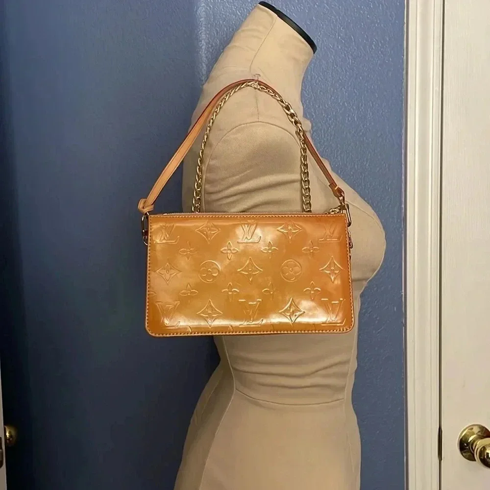 Louis Vuitton Lexington Vernis Pouchette